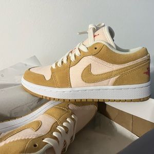 NEW WMNS AIR JORDAN 1 LOW